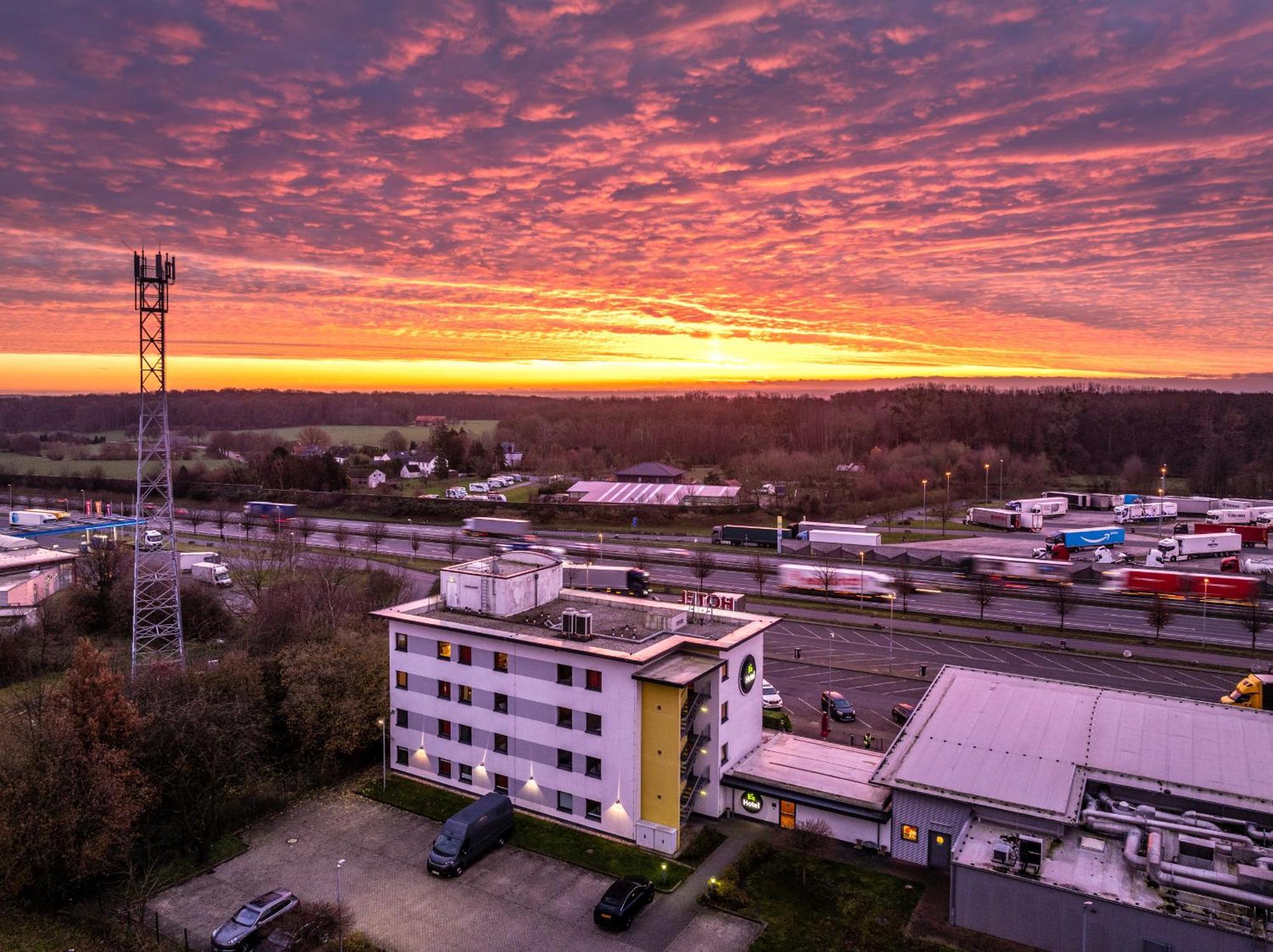 Hotel Rhynern Nord هام المظهر الخارجي الصورة